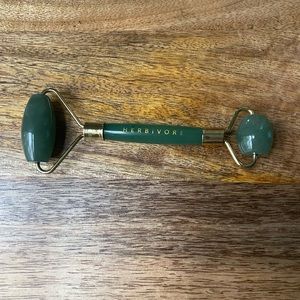 Herbivore jade face roller